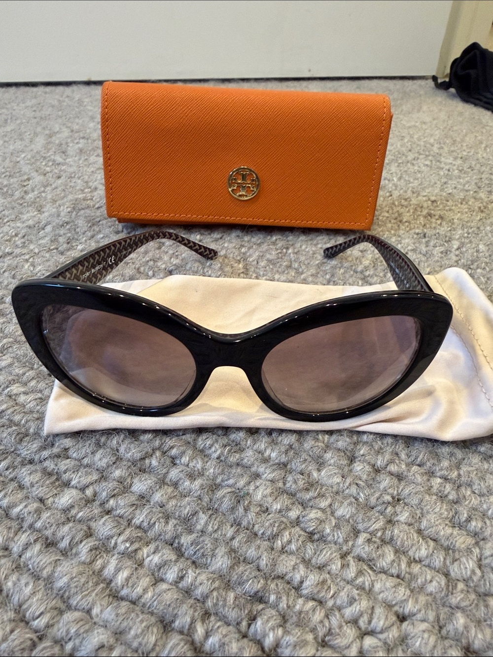 Tory Burch Black Sunglasses with Orange Logo Case